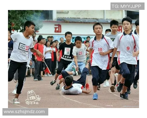 黑人足球巨星的荣耀与奋斗人生旅程探索